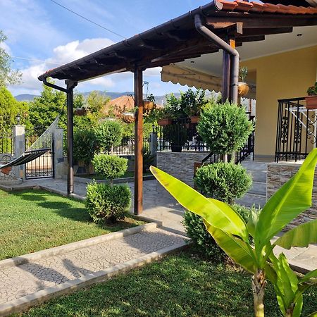 Villa Sunny Day Аспровалта Екстериор снимка