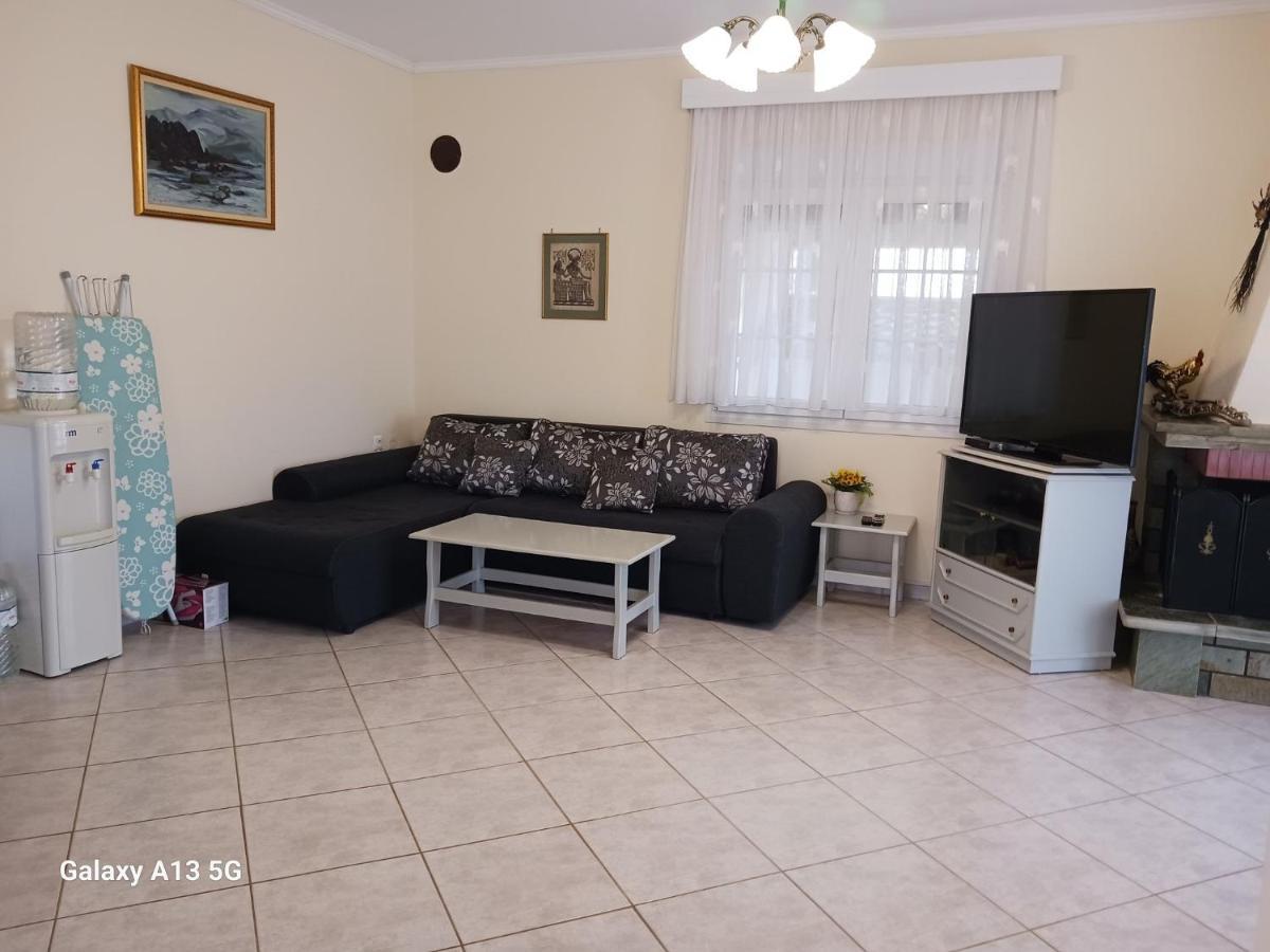 Villa Sunny Day Аспровалта Екстериор снимка